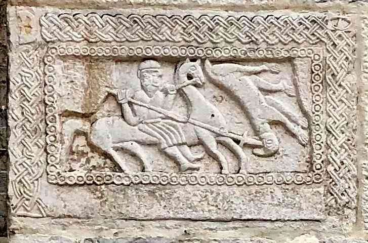 Perun Veles reljef iz 8. st. u zidu crkve u Zrnovnici