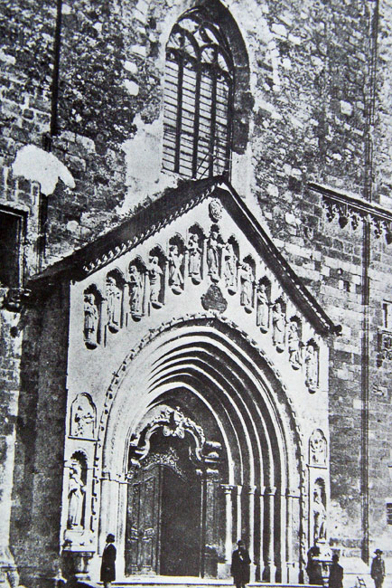 63 Vinkovicev portal katedrale zagreb