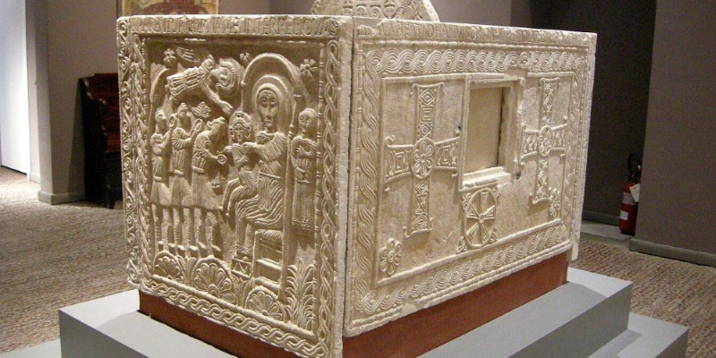 Spomenik s tropletima